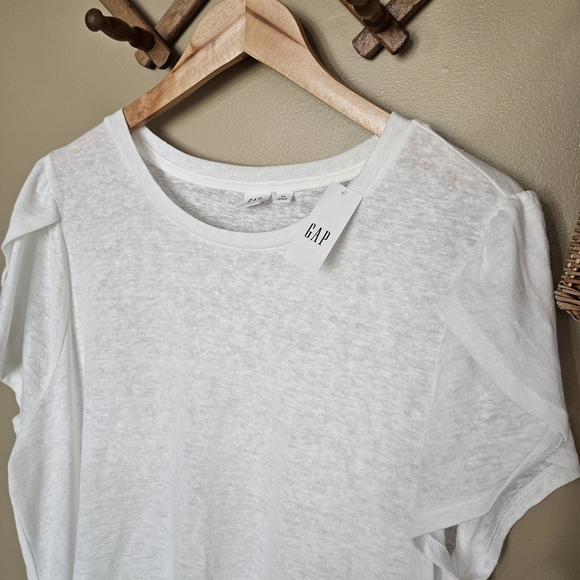 GAP Women's Classic White Short Sleeve Tee - Picture 2 of 8